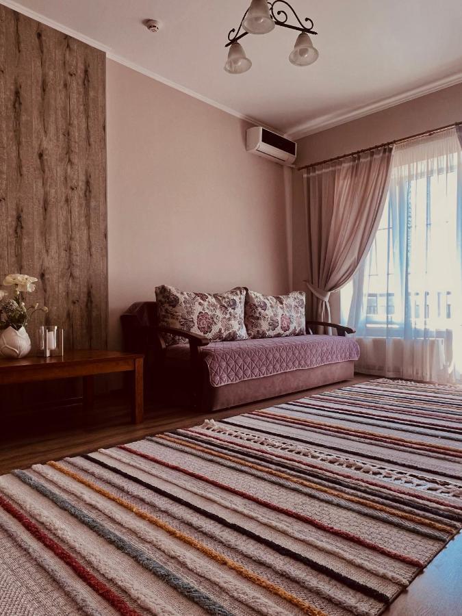 Tamerlan Khmelʼnytsʼkyy Exteriér fotografie